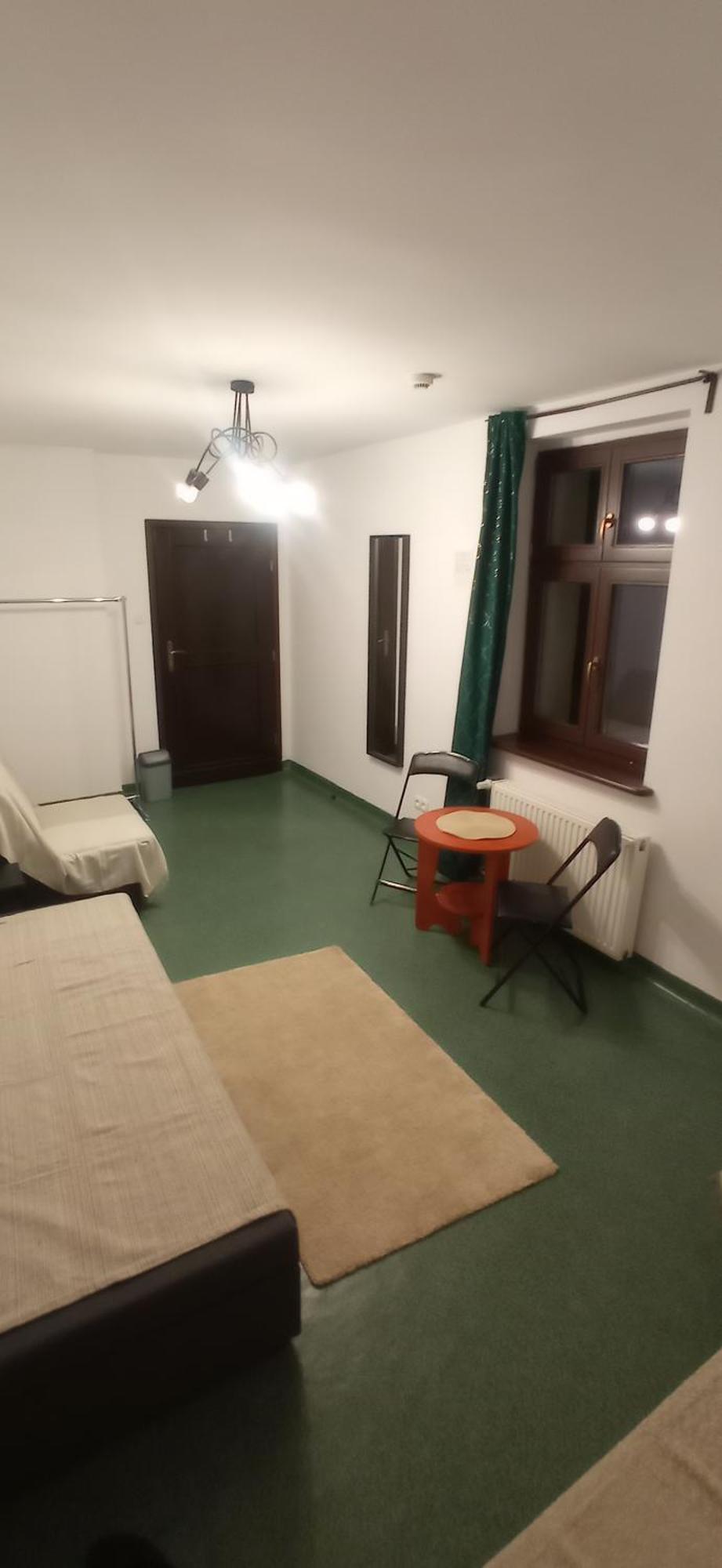 Cuma Hostel *